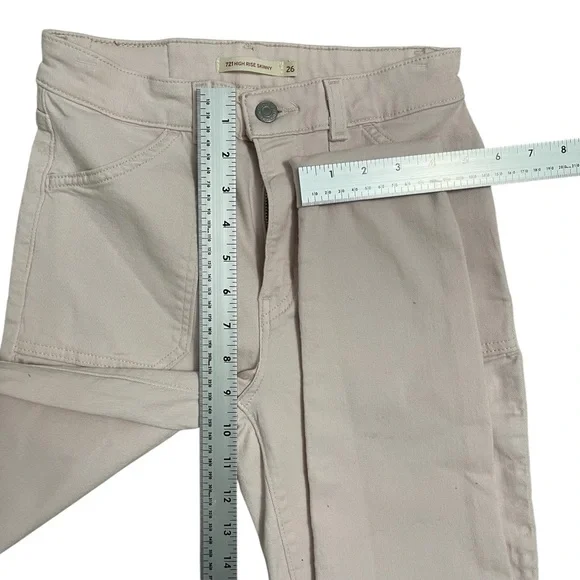 Levi's Women's 721 High Rise Skinny Jeans in Light Pink - Picture 8 of 9